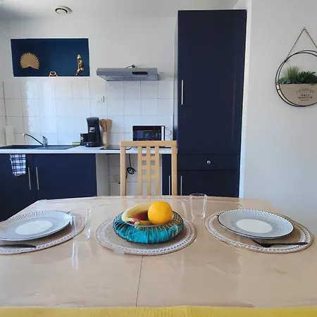 Le Refuge Bleu Et Or דירה לורדה