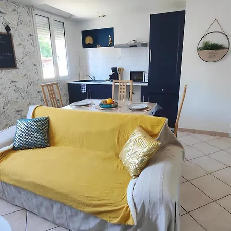 Le Refuge Bleu Et Or *